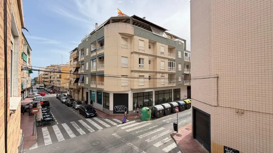 Apartamento de 3 dormitorios en Torrevieja, España No. 529 № 20