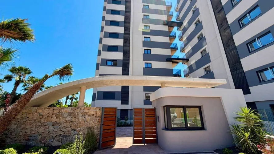 Apartamento de 2 dormitorios en Torrevieja, España No. 359 № 2