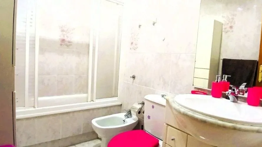 Apartamento de 2 dormitorios en Torrevieja, España No. 450 № 19