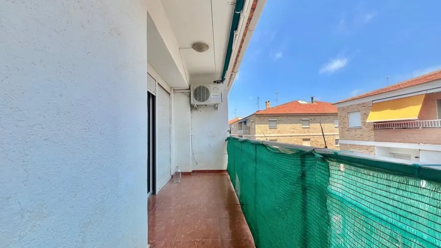 Apartamento de 3 dormitorios en Torrevieja, España No. 393 № 3