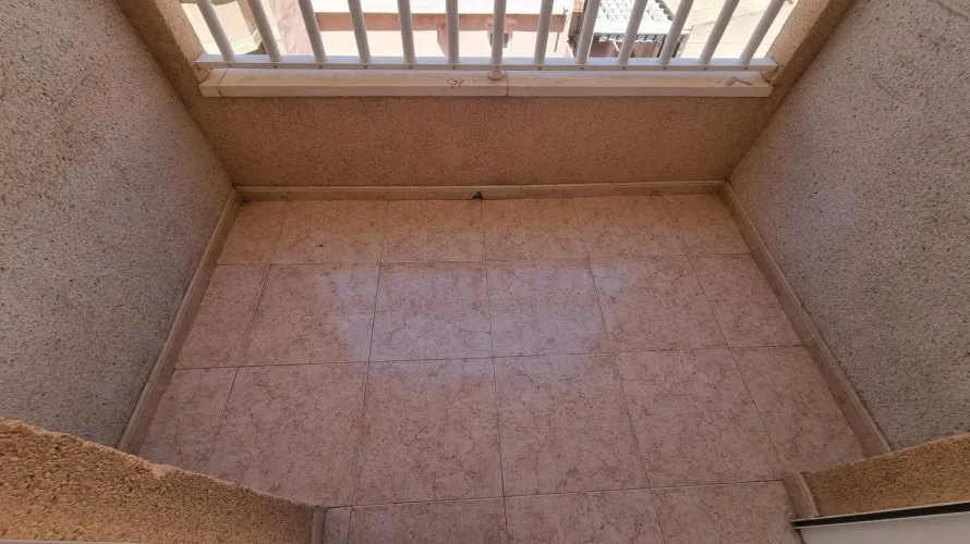 Apartamento de 2 dormitorios en Torrevieja, España No. 501 № 3