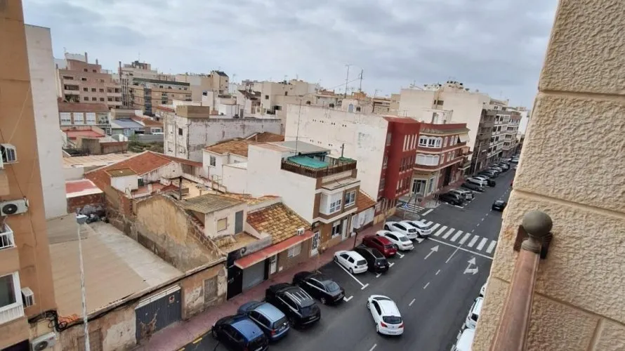 Apartamento de 2 dormitorios en Torrevieja, España No. 381 № 10