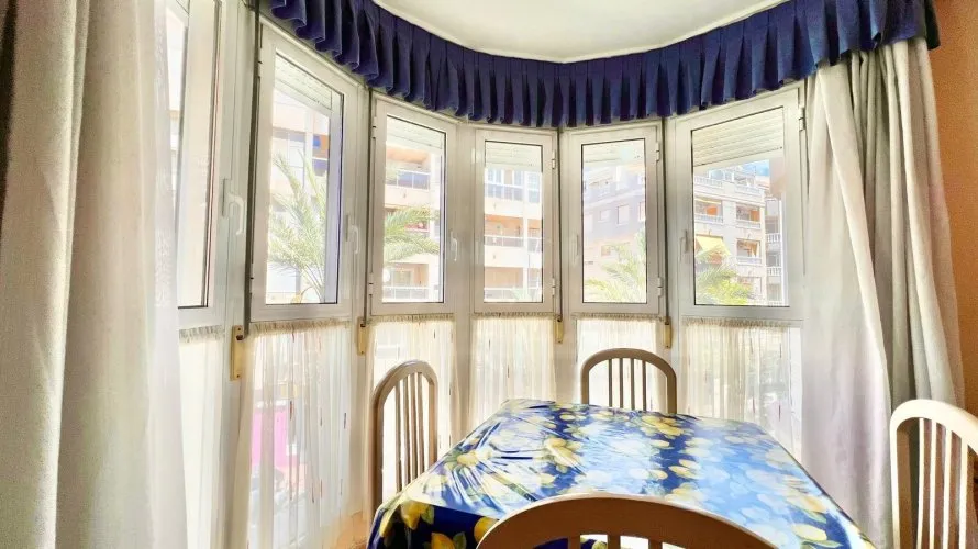 Apartamento de 2 dormitorios en Torrevieja, España No. 479 № 15