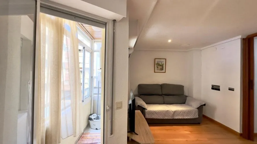 Apartamento de 2 dormitorios en Torrevieja, España No. 437 № 25