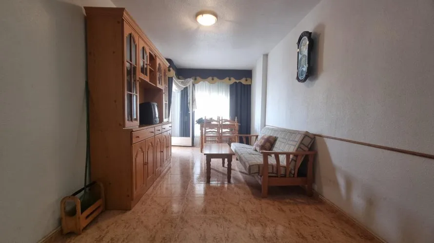 Apartamento de 2 dormitorios en Torrevieja, España No. 389 № 6