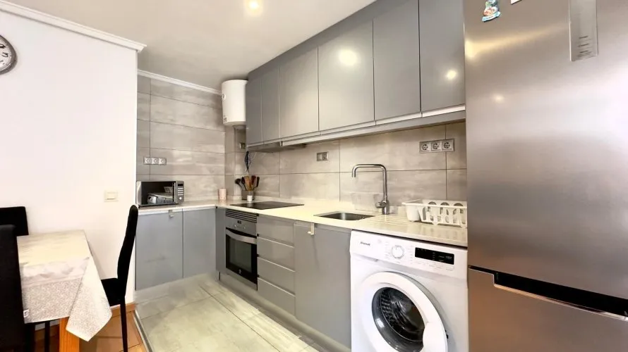 Apartamento de 2 dormitorios en Torrevieja, España No. 437 № 23