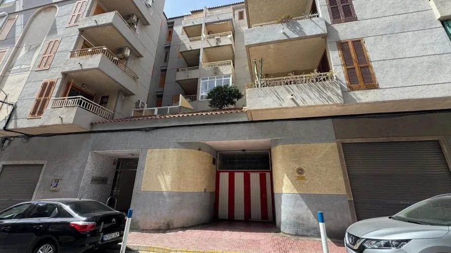Garaje de 22m² en Torrevieja, España No. 436 № 1