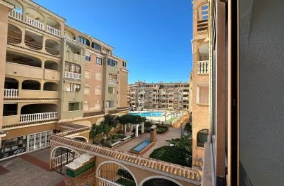 Apartamento de 3 dormitorios en Torrevieja, España No. 443