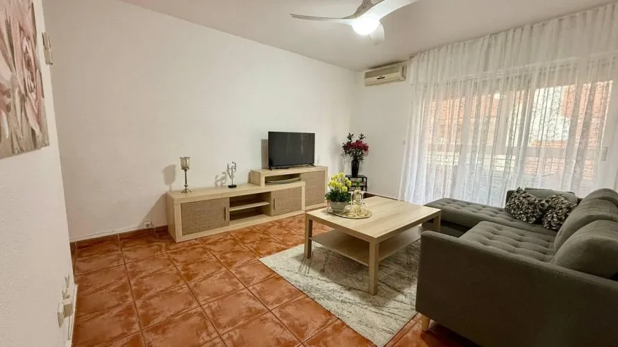 Apartamento de 2 dormitorios en Torrevieja, España No. 375 № 23