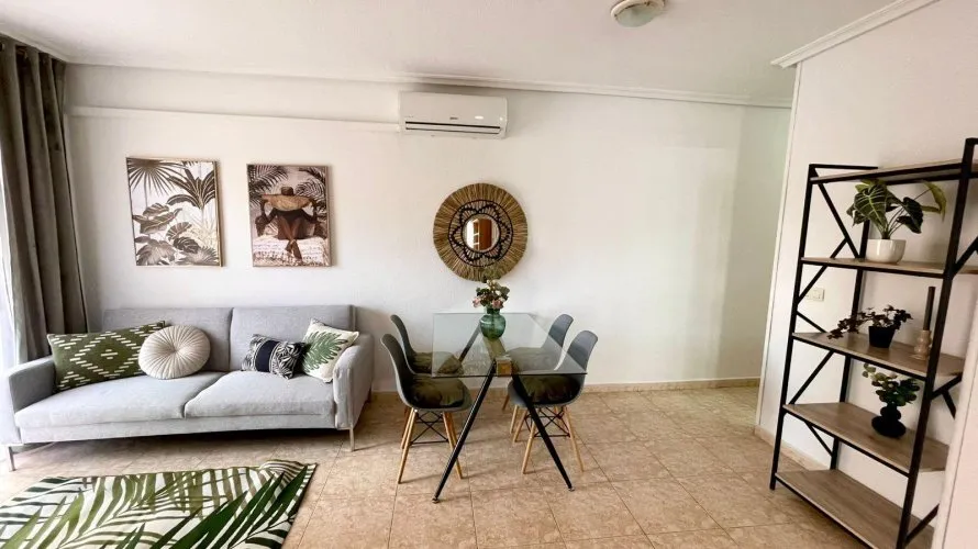 Apartamento de 1 dormitorio en Torrevieja, España No. 440 № 8