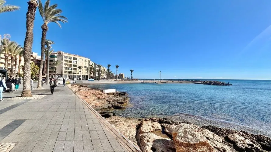 Apartamento de 4 dormitorios en Torrevieja, España No. 465
