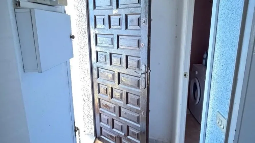 Apartamento de 1 dormitorio en Torrevieja, España No. 516 № 1