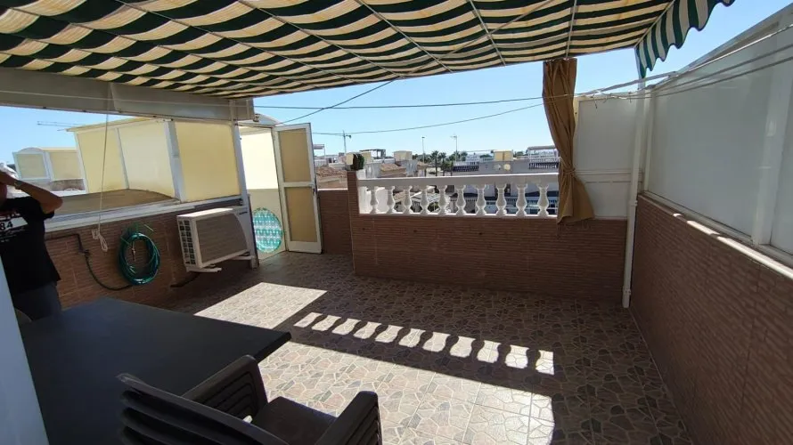 Bungalow de 2 dormitorios en Torrevieja, España No. 401 № 8