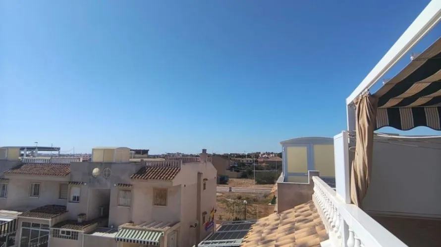 Bungalow de 2 dormitorios en Torrevieja, España No. 401 № 17