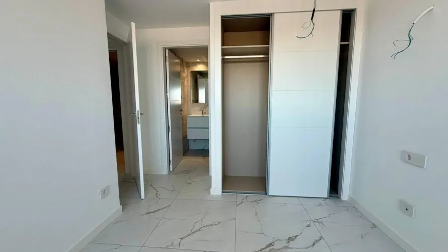 Apartamento de 2 dormitorios en Torrevieja, España No. 359 № 13