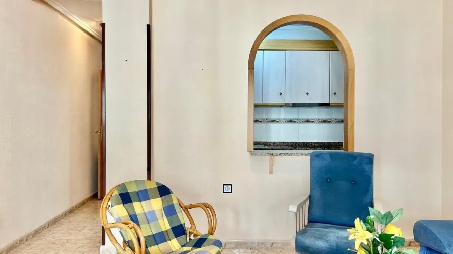 Apartamento de 2 dormitorios en Torrevieja, España No. 479 № 6