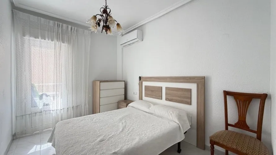 Apartamento de 3 dormitorios en Torrevieja, España No. 529 № 11