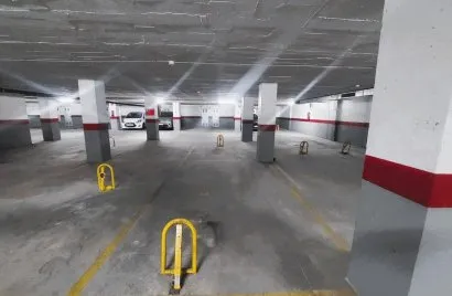 Estacionamiento de 4 dormitorios en Torrevieja, España No. 371