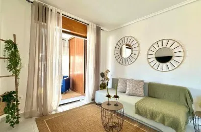 Apartamento de 1 dormitorio en Torrevieja, España No. 471