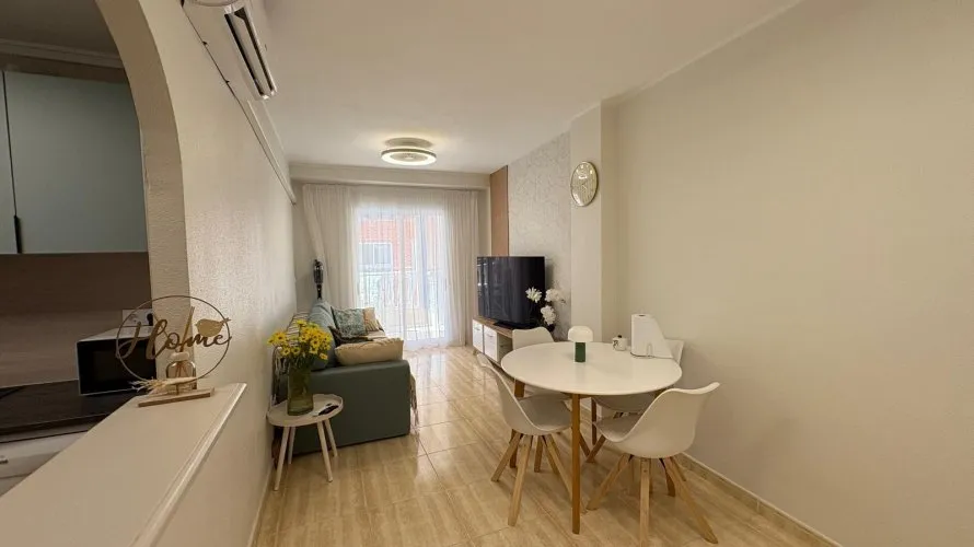 Apartamento de 1 dormitorio en Torrevieja, España No. 502 № 2