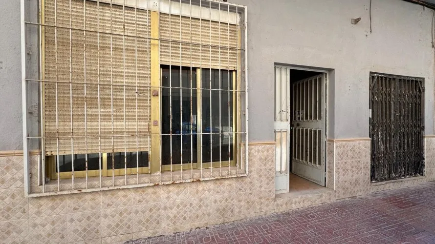 Propiedad comercial de 261m² en Torrevieja, España No. 386 № 14