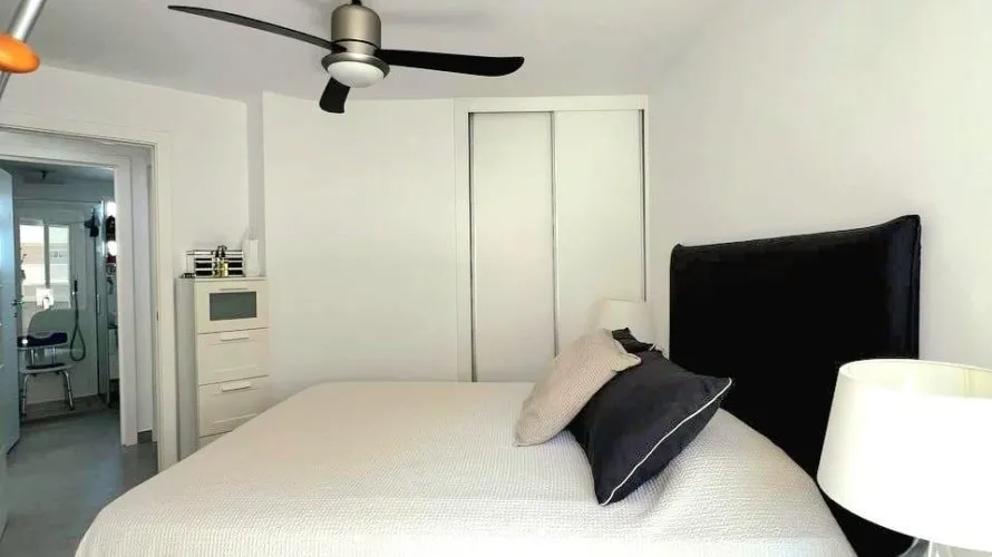 Apartamento de 2 dormitorios en Torrevieja, España No. 461 № 7
