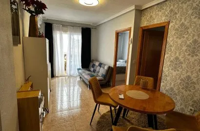 Apartamento de 2 dormitorios en Torrevieja, España No. 415