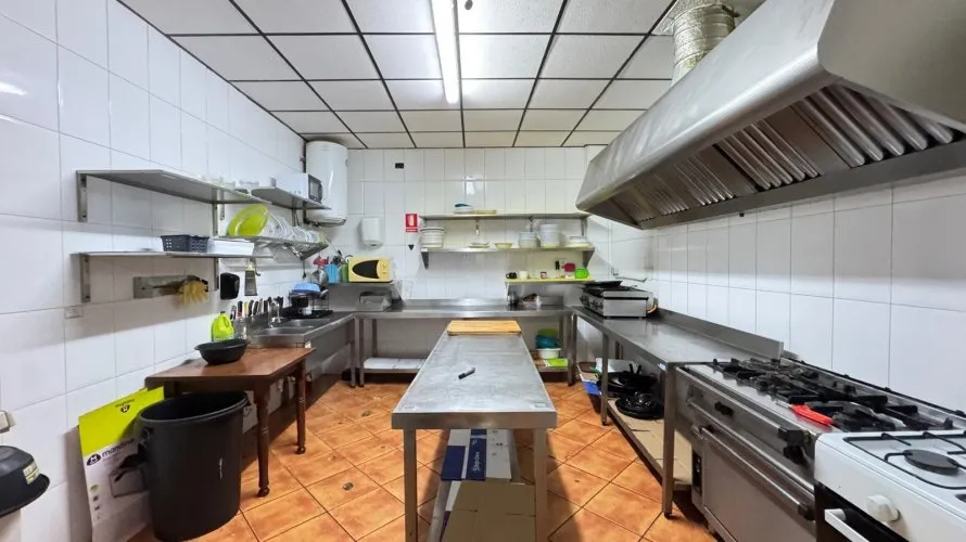 Propiedad comercial de 159m² en Torrevieja, España No. 384 № 1