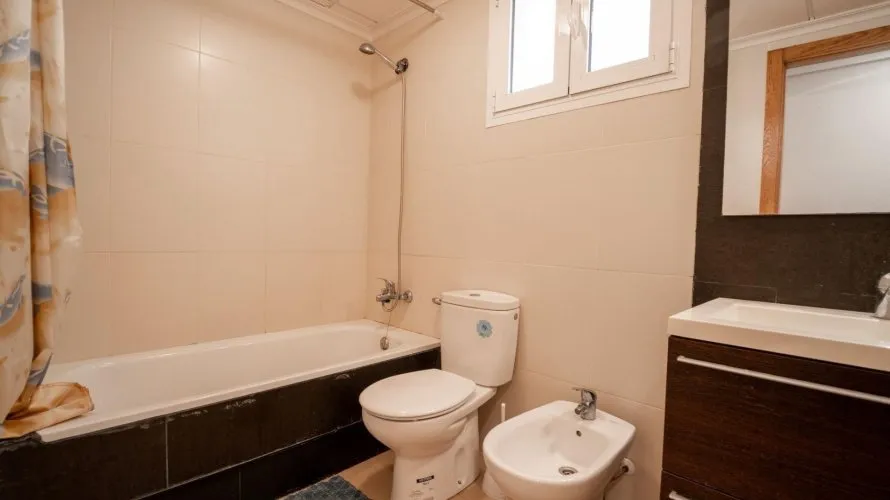 Apartamento de 2 dormitorios en Torrevieja, España No. 394 № 7