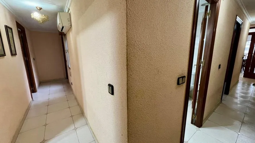 Apartamento de 4 dormitorios en Torrevieja, España No. 465 № 11
