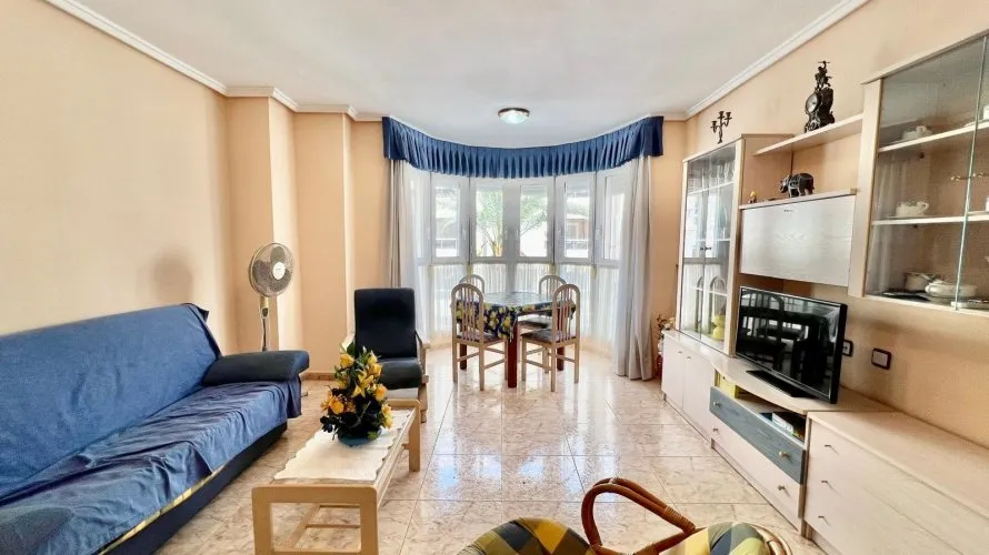 Apartamento de 2 dormitorios en Torrevieja, España No. 479 № 21