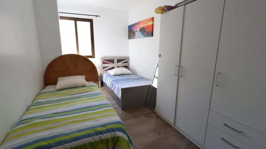 Apartamento de 3 dormitorios en Torrevieja, España No. 357 № 4