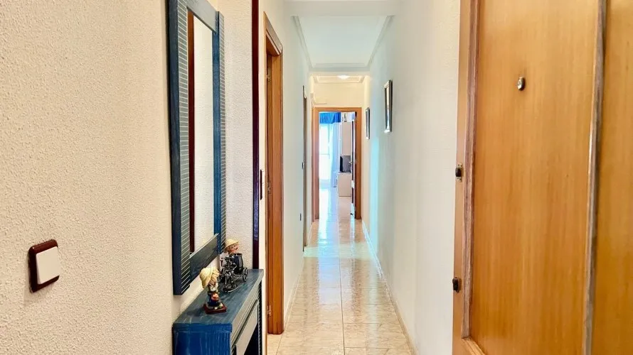 Apartamento de 2 dormitorios en Torrevieja, España No. 479 № 24