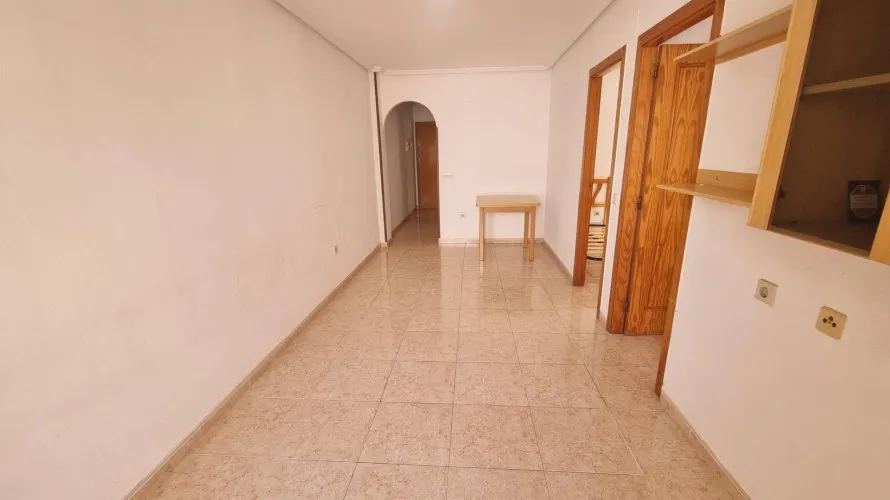 Apartamento de 2 dormitorios en Torrevieja, España No. 501 № 9