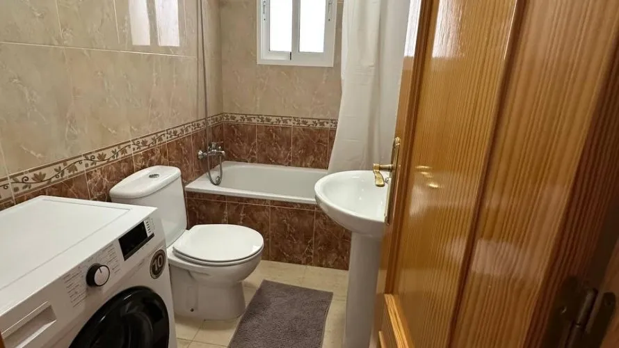 Apartamento de 2 dormitorios en Torrevieja, España No. 525 № 3