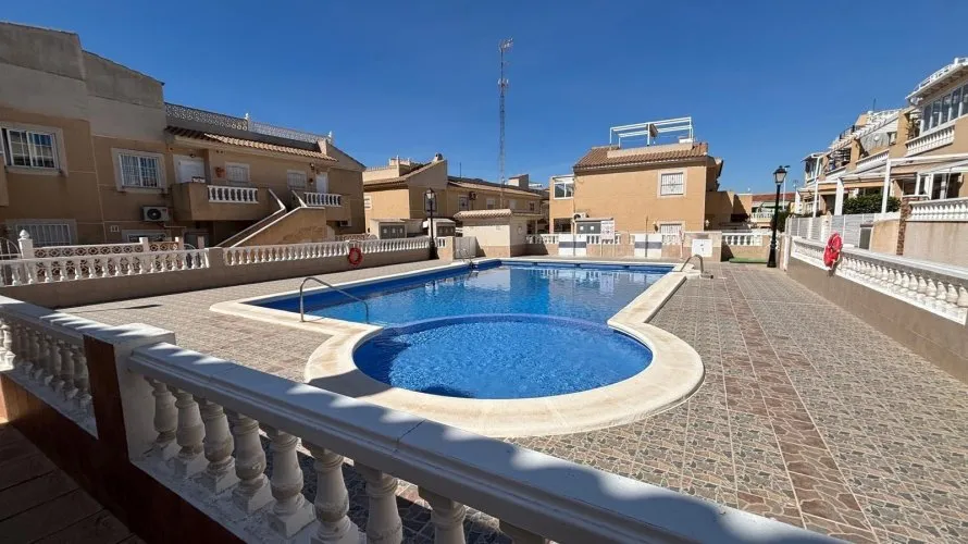 Bungalow de 1 dormitorio en Torrevieja, España No. 493 № 13