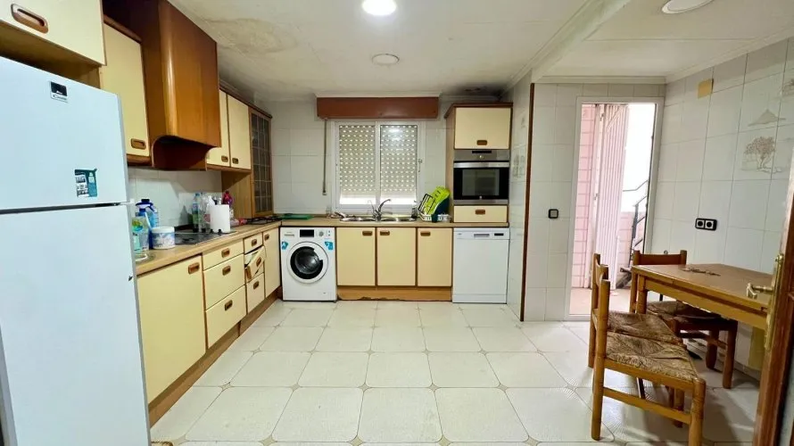 Apartamento de 4 dormitorios en Torrevieja, España No. 465 № 27