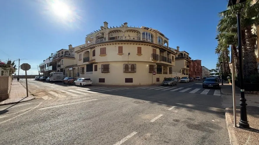 Apartamento de 1 dormitorio en Torrevieja, España No. 331