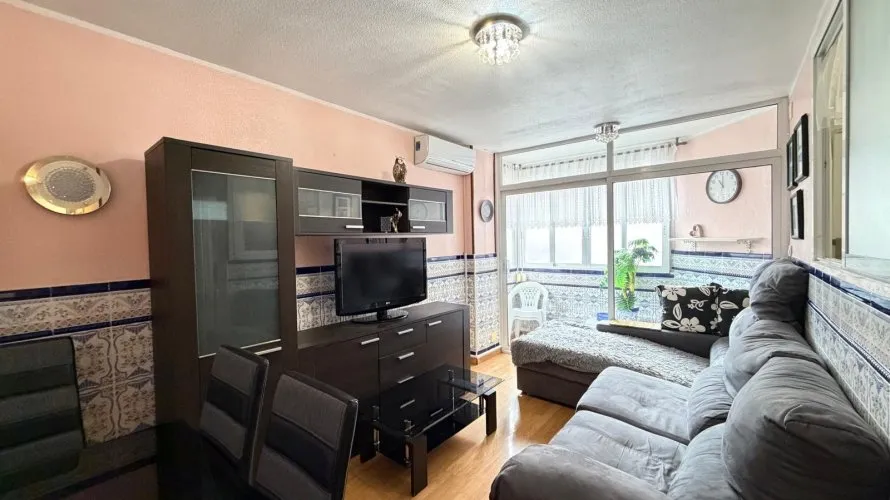Apartamento de 1 dormitorio en Torrevieja, España No. 408 № 1