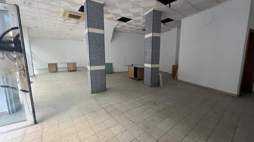 Propiedad comercial de 100m² en Torrevieja, España No. 506 № 3
