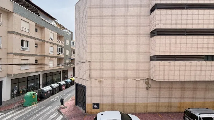 Apartamento de 3 dormitorios en Torrevieja, España No. 529 № 21