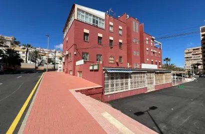 Propiedad comercial de 300m² en Torrevieja, España No. 373