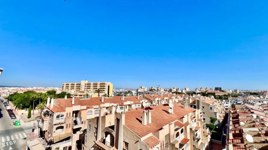Ático de 1 dormitorio en Torrevieja, España No. 499 № 3