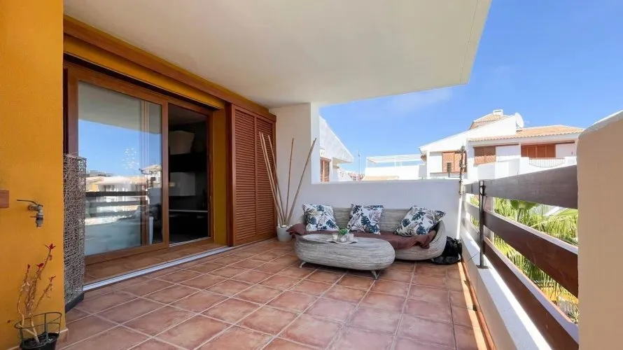 Apartamento de 1 dormitorio en Torrevieja, España No. 365 № 2