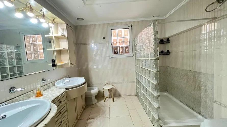 Apartamento de 4 dormitorios en Torrevieja, España No. 465 № 16