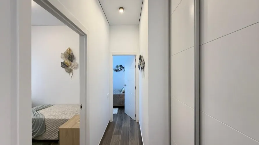Apartamento de 2 dormitorios en Torrevieja, España No. 445 № 1