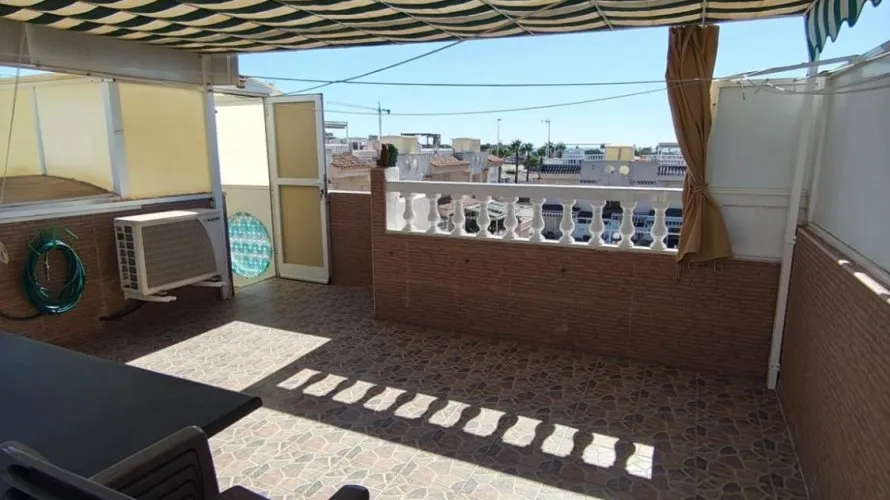 Bungalow de 2 dormitorios en Torrevieja, España No. 401 № 19