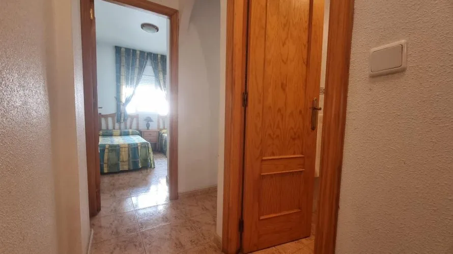 Apartamento de 2 dormitorios en Torrevieja, España No. 389 № 10