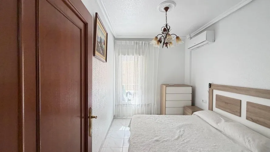 Apartamento de 3 dormitorios en Torrevieja, España No. 529 № 12