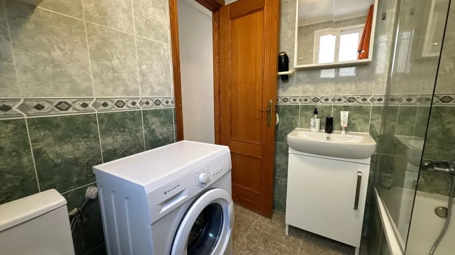 Apartamento de 1 dormitorio en Torrevieja, España No. 438 № 7